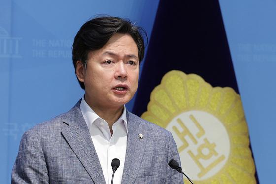 與 "내란특검, 진실규명에 180일 부족…2차 특검 추진"