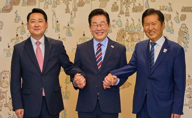 李, 오늘 여야 대표와 오찬…대화 의제·독대 여부 주목