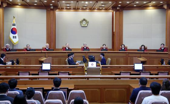 재판소원 본안행 3건으로…'절차' 넘어 '위헌적 법률 해석'도 심판대