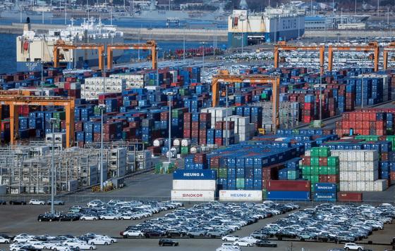 727조 '슈퍼예산' 투입해 성장률 2.0% 달성…반도체 2강·AI 3강 도약(종합)