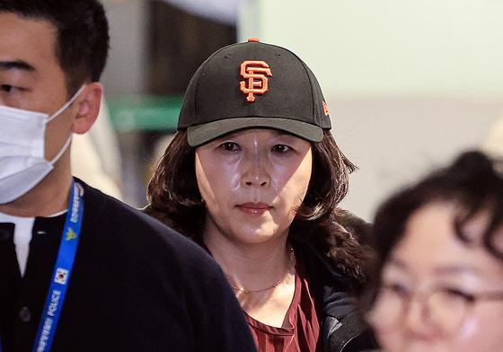 [속보] 경찰 "김경 귀국 즉시 휴대전화 압수…주거지 동행해 압수수색"