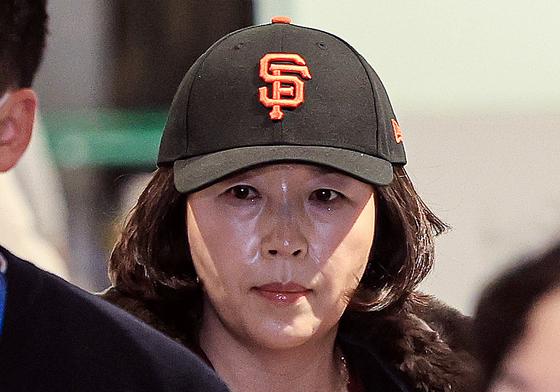 [단독] 김경 압수수색 영장에 '뇌물죄' 등 3개 혐의…통신영장 발부