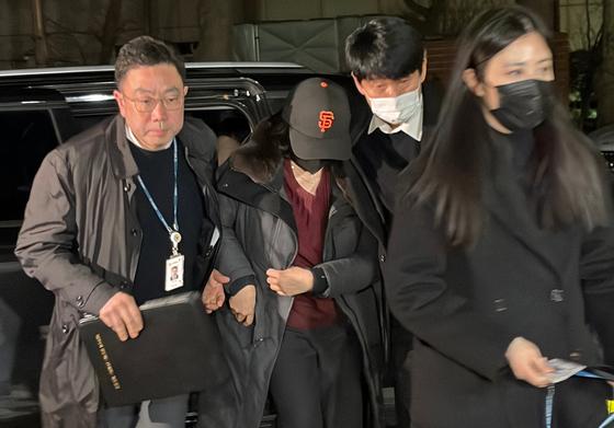 김경, 첫 경찰 조사 종료…강선우에 1억 원 전달 이유 추궁