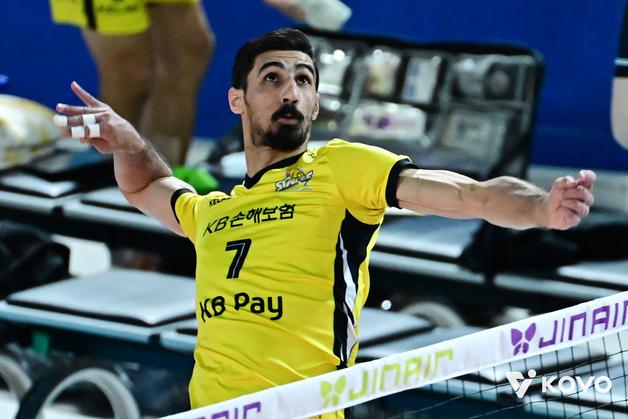 남자배구 KB손보 아시아쿼터 야쿱, 개인사로 출국…"복귀 기다린다"
