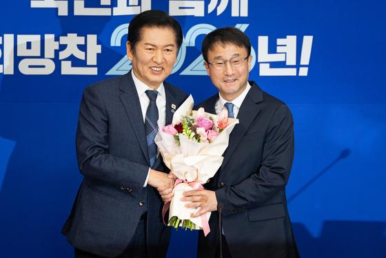 與 지도부 재편에도 지지율 뚝…'김병기·이혜훈' 수렁+내부 갈등