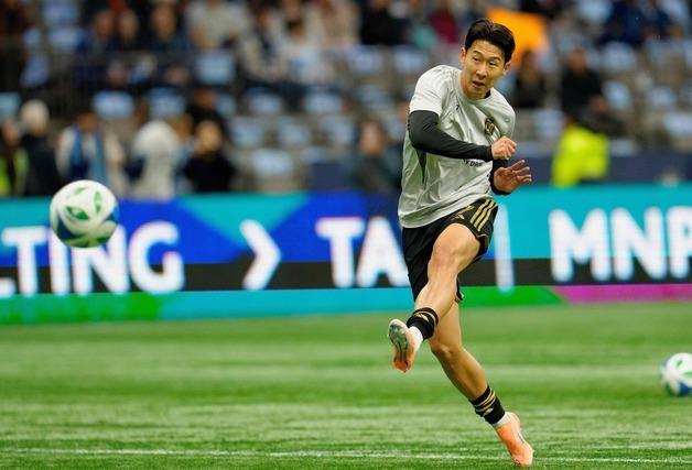 손흥민, 생애 첫 겨울 프리시즌 구슬땀…내달 22일 메시와 맞대결