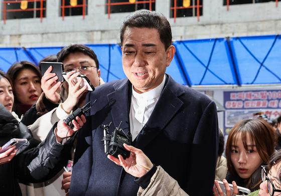 김병기 소환 임박…공천헌금·법카 '13개 의혹' 수사망 좁히는 경찰