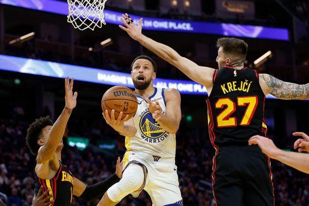 NBA 골든스테이트, 애틀랜타에 패해 3연승 무산…커리, 빛바랜 31점