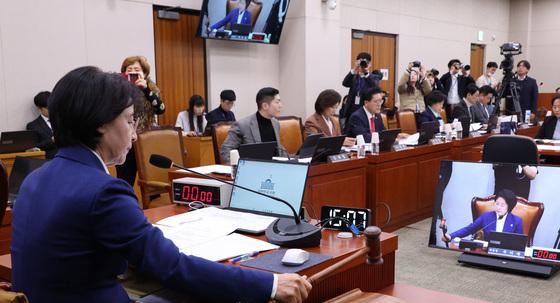 '2차 특검법' 與주도 법사위 통과…15일 본회의 상정 수순