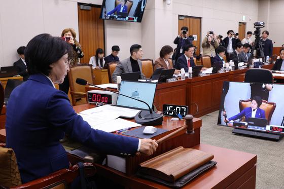 '2차 특검법' 與주도 법사위 통과…15일 본회의 상정 수순