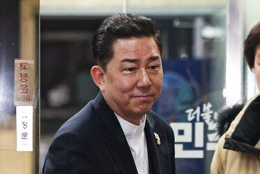 김병기 "비 맞으며 우산 밖에…제명당할지언정 黨 못 떠나" 