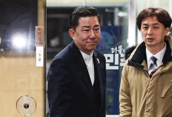 김병기 "쏟아지는 빗속 우산 밖에 있겠다…제명당할지언정 못 떠나"