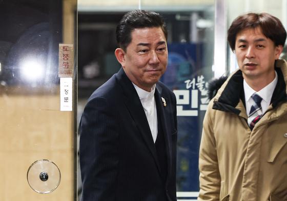 김병기 "쏟아지는 빗속 우산 밖에 있겠다…제명당할지언정 못 떠나"