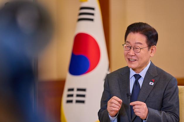 李대통령 "동북아 평화 관점서 중일 대결 바람직 않아…원만히 해소되길"(종합)