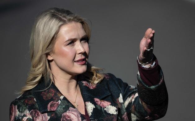 백악관 "외교 1순위지만 공습도 옵션"…하메네이, 친정부집회 부각