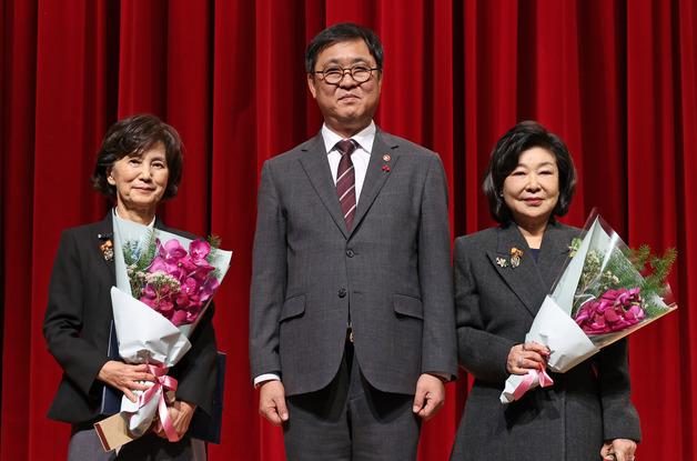 김은경 온양민속박물관장·박춘순 해든뮤지엄 관장, 대통령 표창