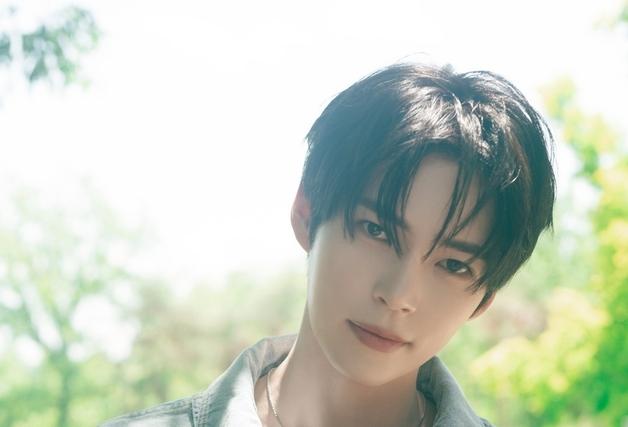 제베원 성한빈, '스프링 피버' OST 주자 출격…20일 '너란 봄' 발매