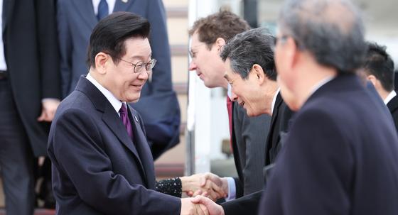 李, 檢개혁·보완수사 의견수렴 지시…"당에서 충분한 논의"