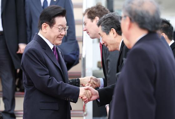 李, 檢개혁·보완수사 의견수렴 지시…"당에서 충분한 논의"