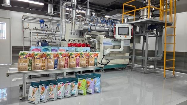 "반려동물 사료는 과학"…우리와, 국내 최대 펫푸드 연구소 개소