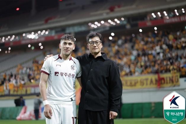K리그2 수원 삼성, 이정효 감독 '애제자' 헤이스 영입 