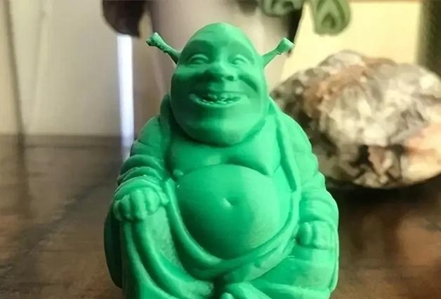 4년간 정성껏 모신 초록 불상, 알고 보니 '3D 인쇄' 슈렉 피규어