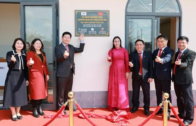 용인시 지원 베트남 다낭시 공공 디지털도서관 준공…이상일 시장 참석