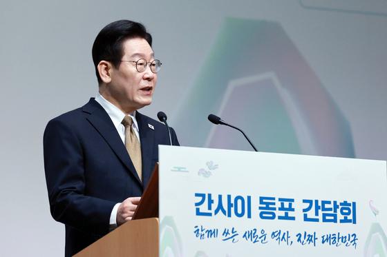 日 찾은 李대통령 "간첩조작·제주 4·3 등 상처받은 분께 사과"