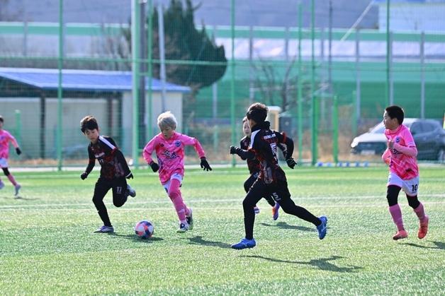 속초 설악배 동계 축구리그 개막…49개 팀 전지훈련 유치 효과 기대