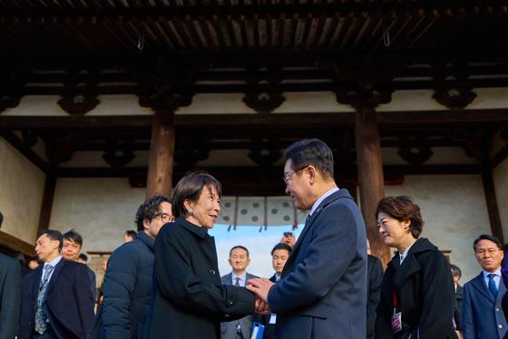 李대통령 "고향 안동에 모셔야겠다" 다카이치 "그곳에서 드럼 연주를"