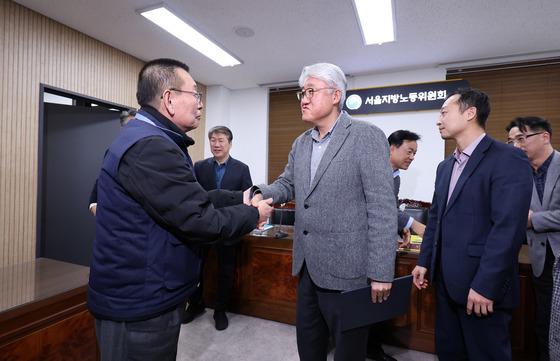 서울 버스, 15일 첫차부터 다시 달린다…임금 2.9% 인상 합의(종합)