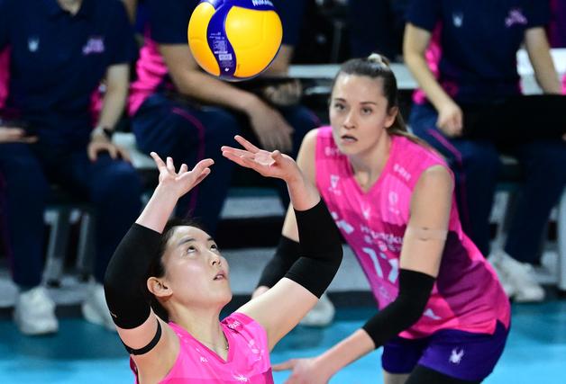 '김연경 제자' 인쿠시만 있나…흥국 '주전 세터' 이나연 "눈부시네"