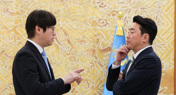 '브로맨스' 강훈식·'인간 GPT' 하정우…주목받는 靑참모진