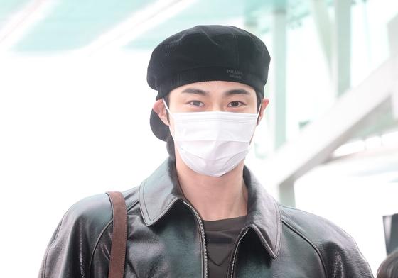 [뉴스1 ★]'빵모자 쓴' 변우석, 설렘 풀장착 남친룩