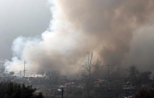 구룡마을 화재 8시간 28분만에 '완진'…이재민 190명 발생