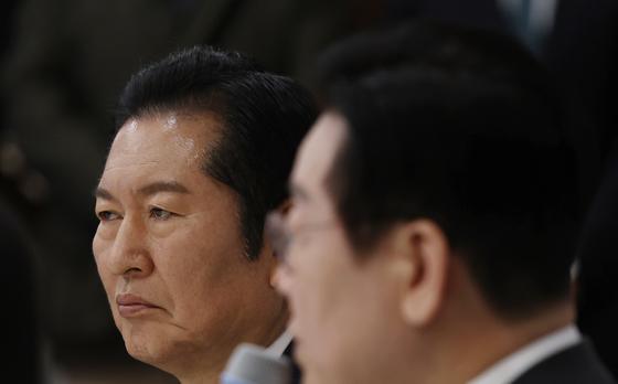 '명-청' 갈등 재점화?…친명 더민주충북혁신회의 지방선거 셈법 복잡