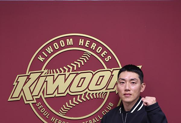KIA 방출 서건창, '친정팀' 키움 컴백…"선수 기회 얻어 행복"