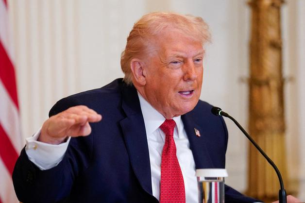 트럼프 "그린란드 계획 협조하지 않는 국가에 관세 부과할 수도"