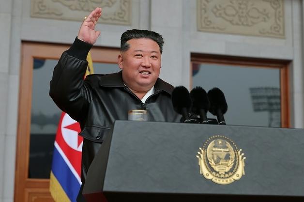 김정은, 청년동맹 80주년 행사 참석…"청년은 유일무이한 조선의 힘"