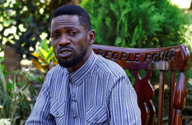 '40년 집권' 우간다 대통령 연임 앞두고…야당 후보 "군경 자택 급습에 탈출"