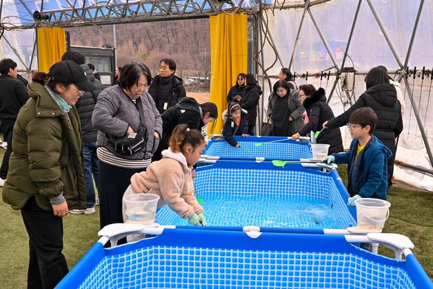 짜릿한 송어·빙어 손맛 "양평에도 있다"…경기 주요 명소 관광객 북적