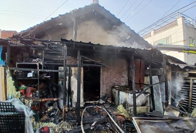 익산 모현동 단독주택서 화재…인명피해 없어