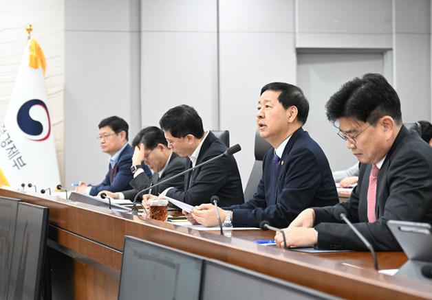 취임 6개월 맞은 구윤철 "생활물가 안정 중요…민생 경제 각별히 챙겨야"