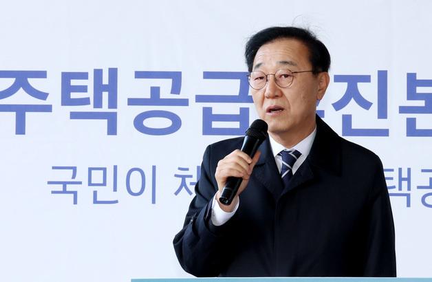 김윤덕 장관 "무너진 지방 재건…내년 공공기관 이전 본격화"