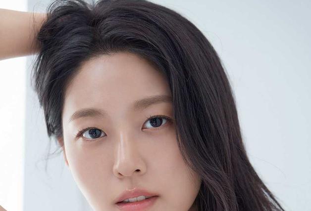 김설현, 청순·섹시 '베이글녀'의 정석…물오른 미모 [N컷] 