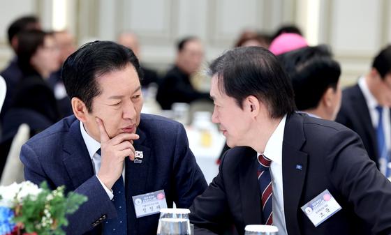 조국 "강선우 1억 '공천 정가' 확인…이런데 민주·국힘, 2인선거구 증설?"