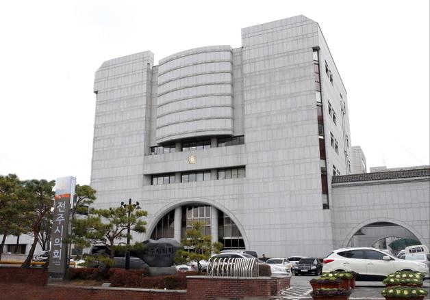 정의당 "한승우 시의원 징계안 상정, 명백한 정치 탄압"