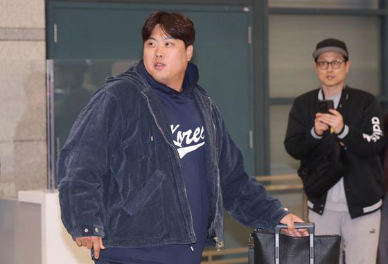 '16년 만에 태극마크' 류현진, 첫 실전 2이닝 퍼펙트…"만족스럽다"