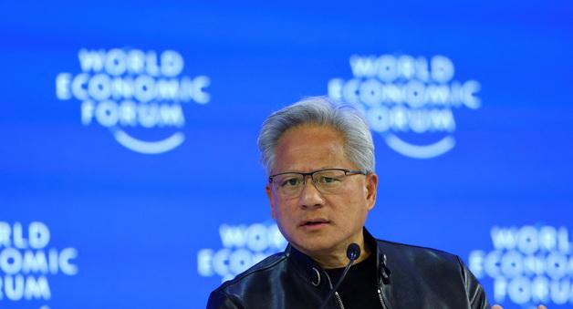 엔비디아, 연매출 2000억달러 돌파…시간외 주가 3% 급등