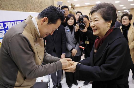 張단식·朴방문 효과…국힘 지지도 39.5%, 대선 후 최고